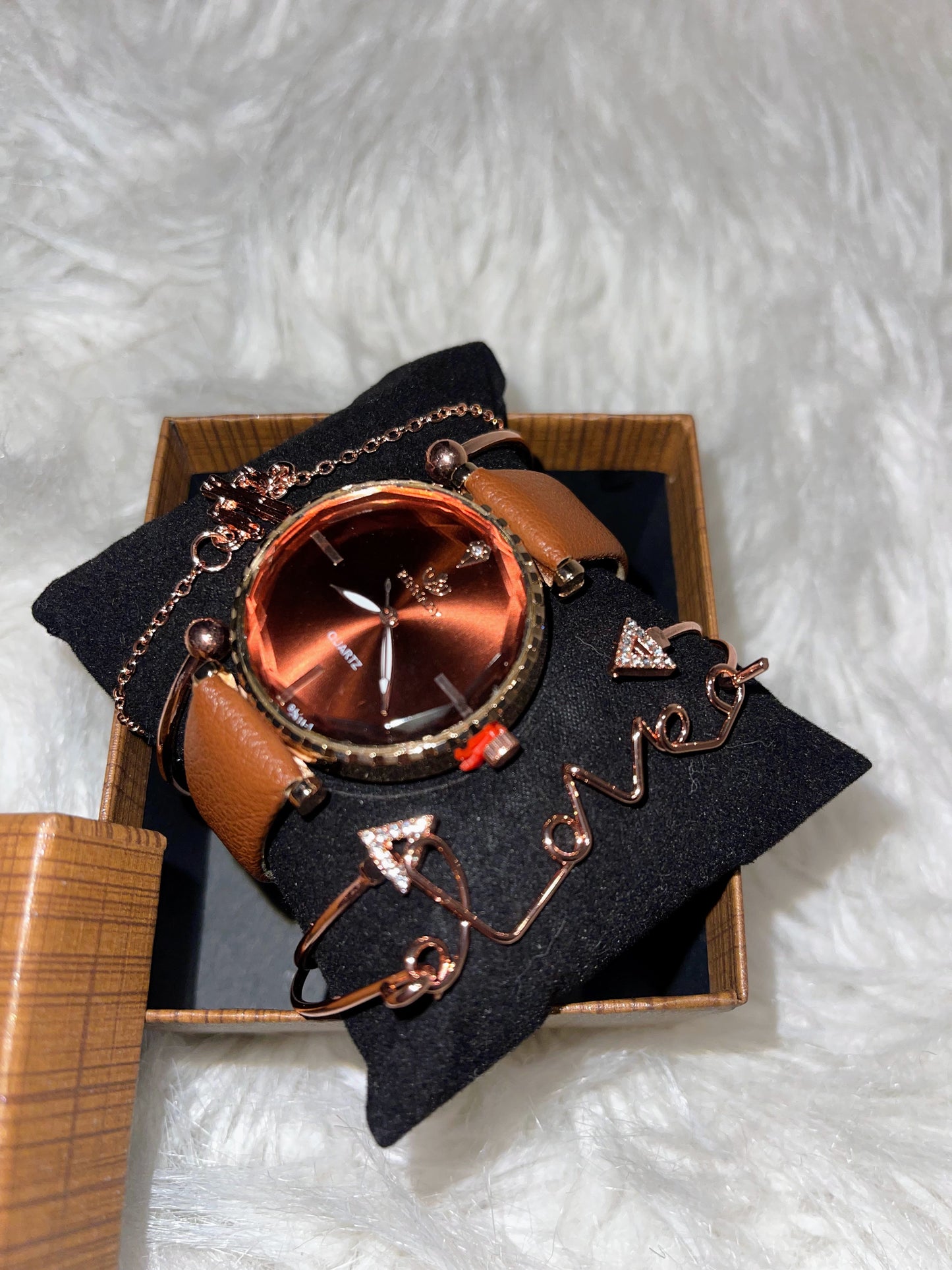 Women 5 piece watch set