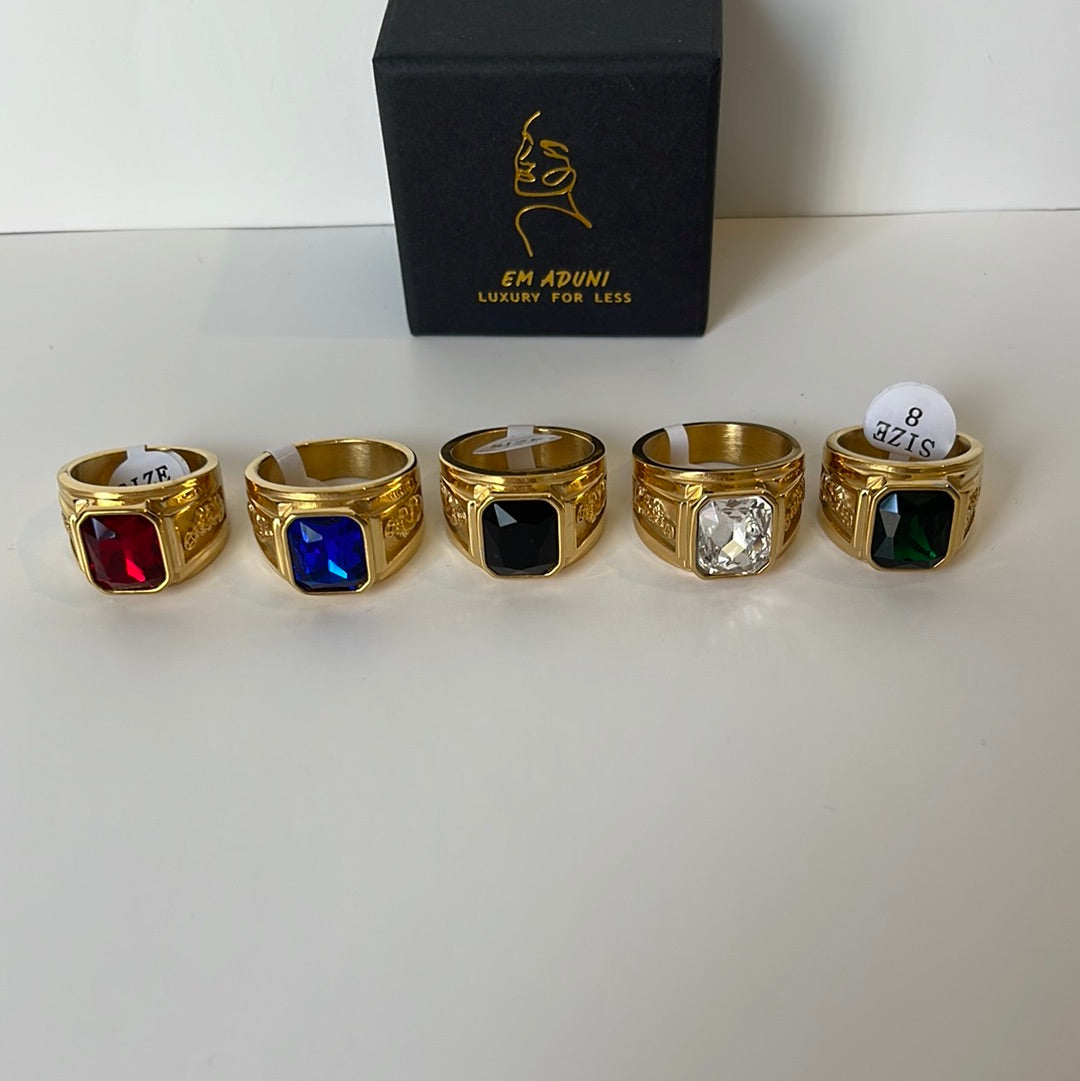 Emerald like golden color vintage men/women ring