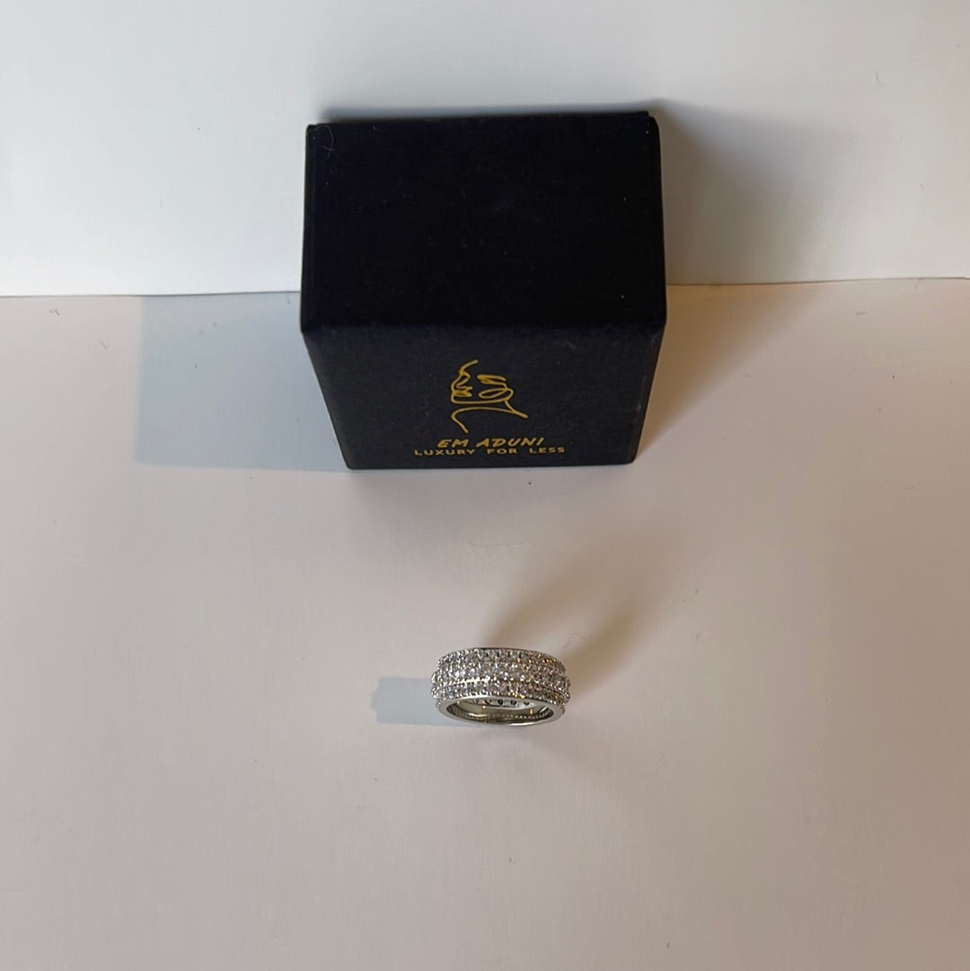 Silver Gem Surrounded Women’s Ring