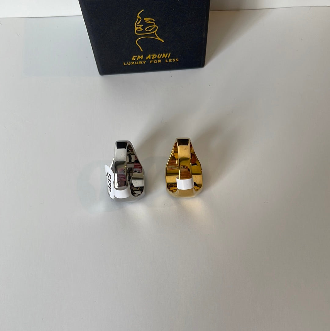 Simple & Elegant Black Stone ring