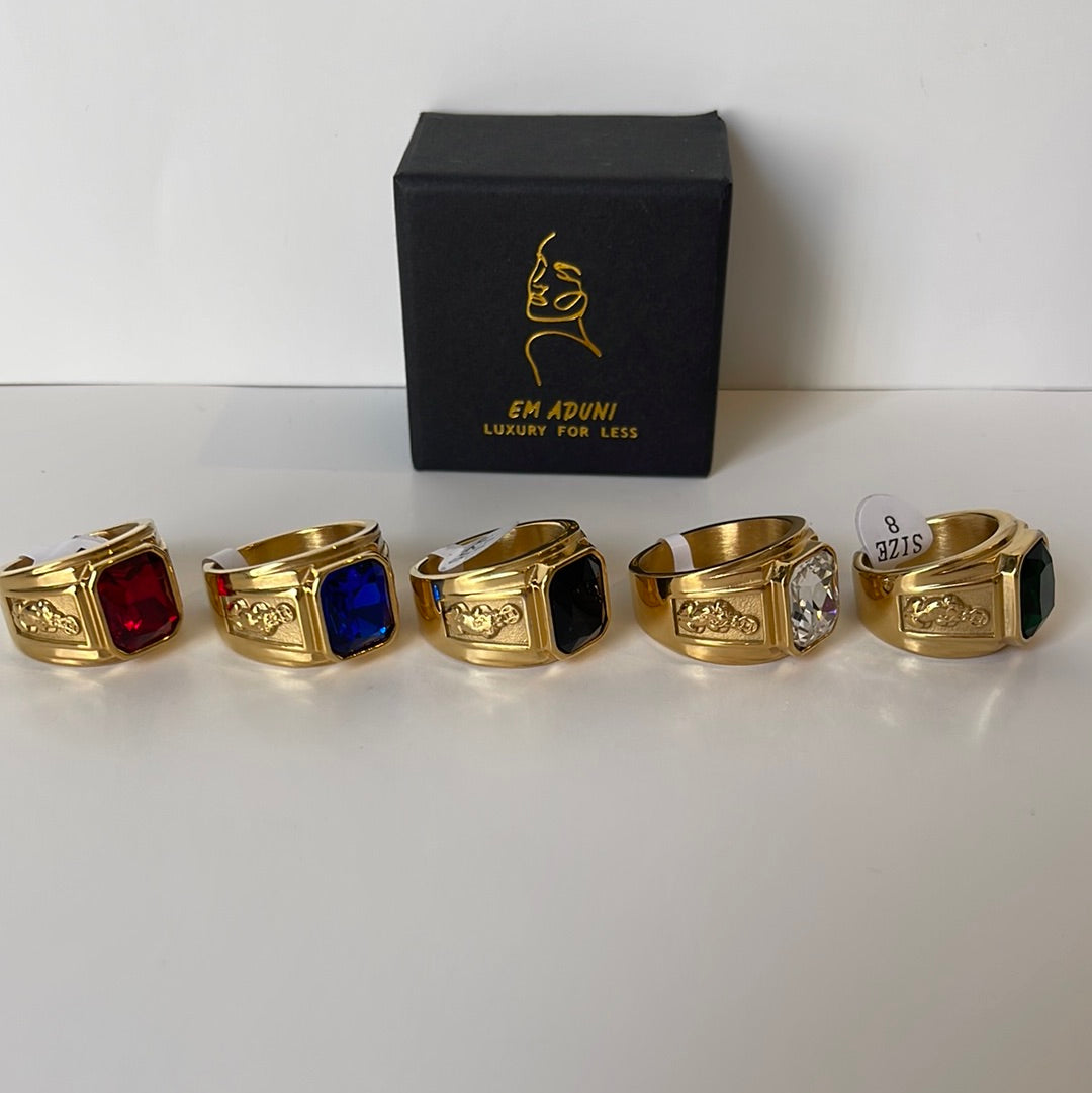 Emerald like golden color vintage men/women ring